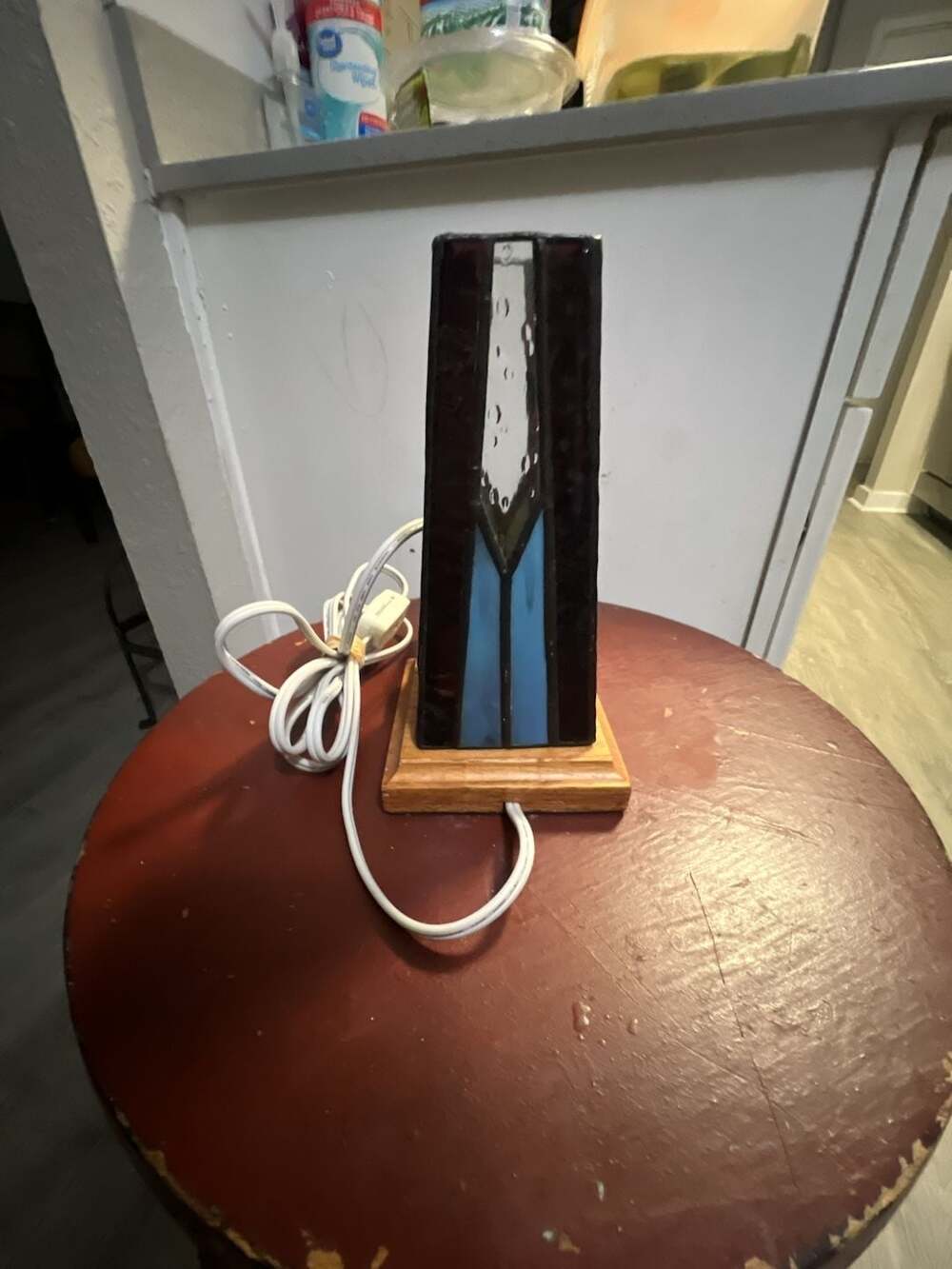 Mission Style Stained Glass Table Lamp with Wood Base